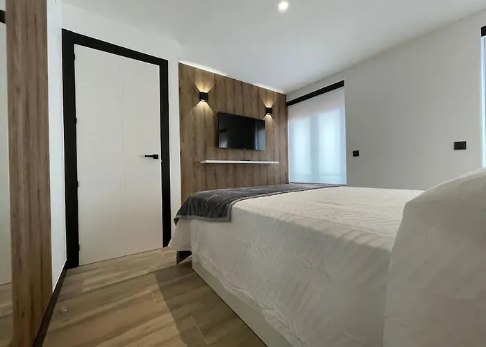 Mk77 Serranos Apartment *